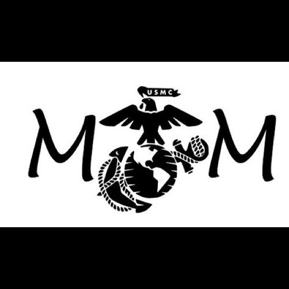 Meet your Posher, @cheekyredthread. - Picture 2 of 5